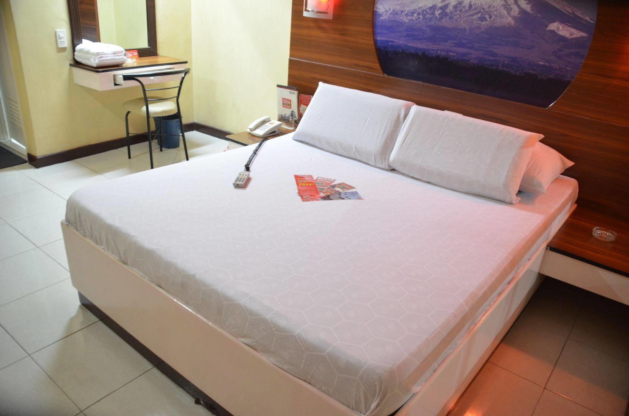 Hotel Sogo Sta Mesa Manila Eksteriør billede